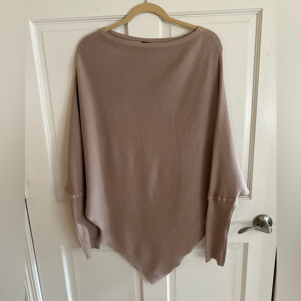 Vici Women's Sweater in Soft Taupe. Medium. So soft. Like new